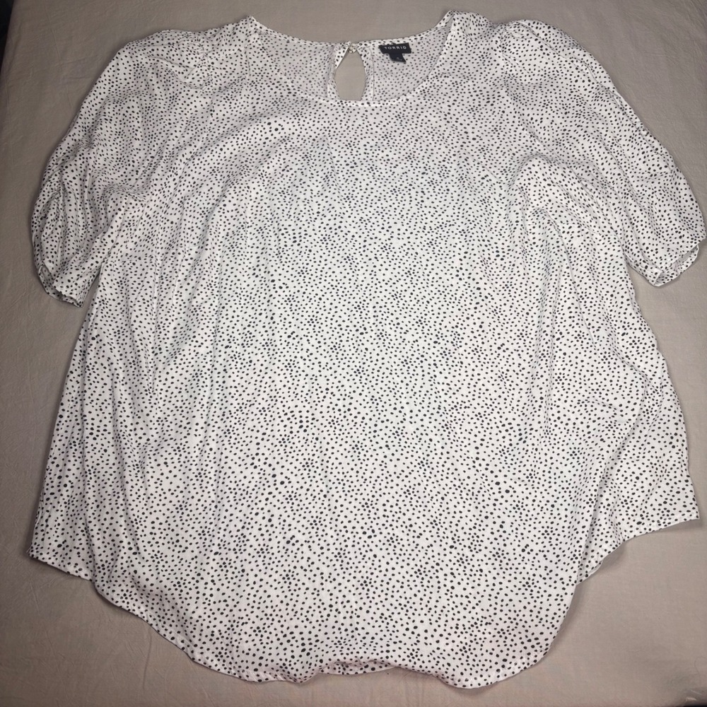 Torrid Blouse Womens 0 L White Black Polka Dot Keyhole Back Short Sleeve Rayon